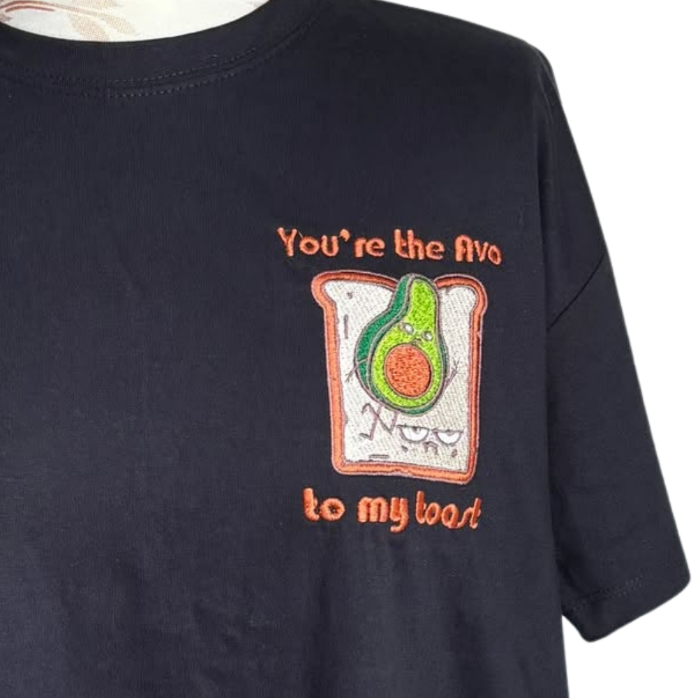 T-shirt czarny bawełniany z haftem awokado M - okrągly dekolt, oversize Unisex - obrazek 3